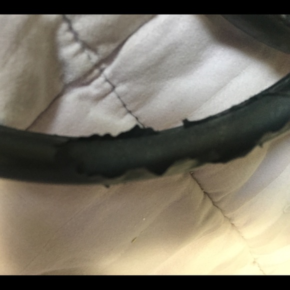 Burberry tote - Picture 10 of 16